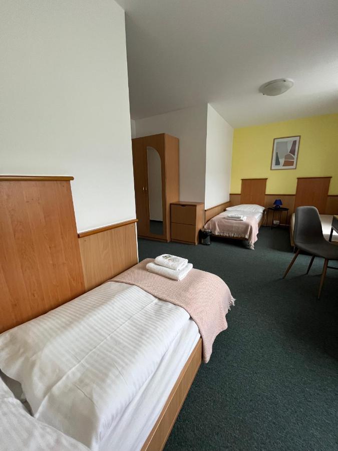 Garni G Hotel Žilina Extérieur photo