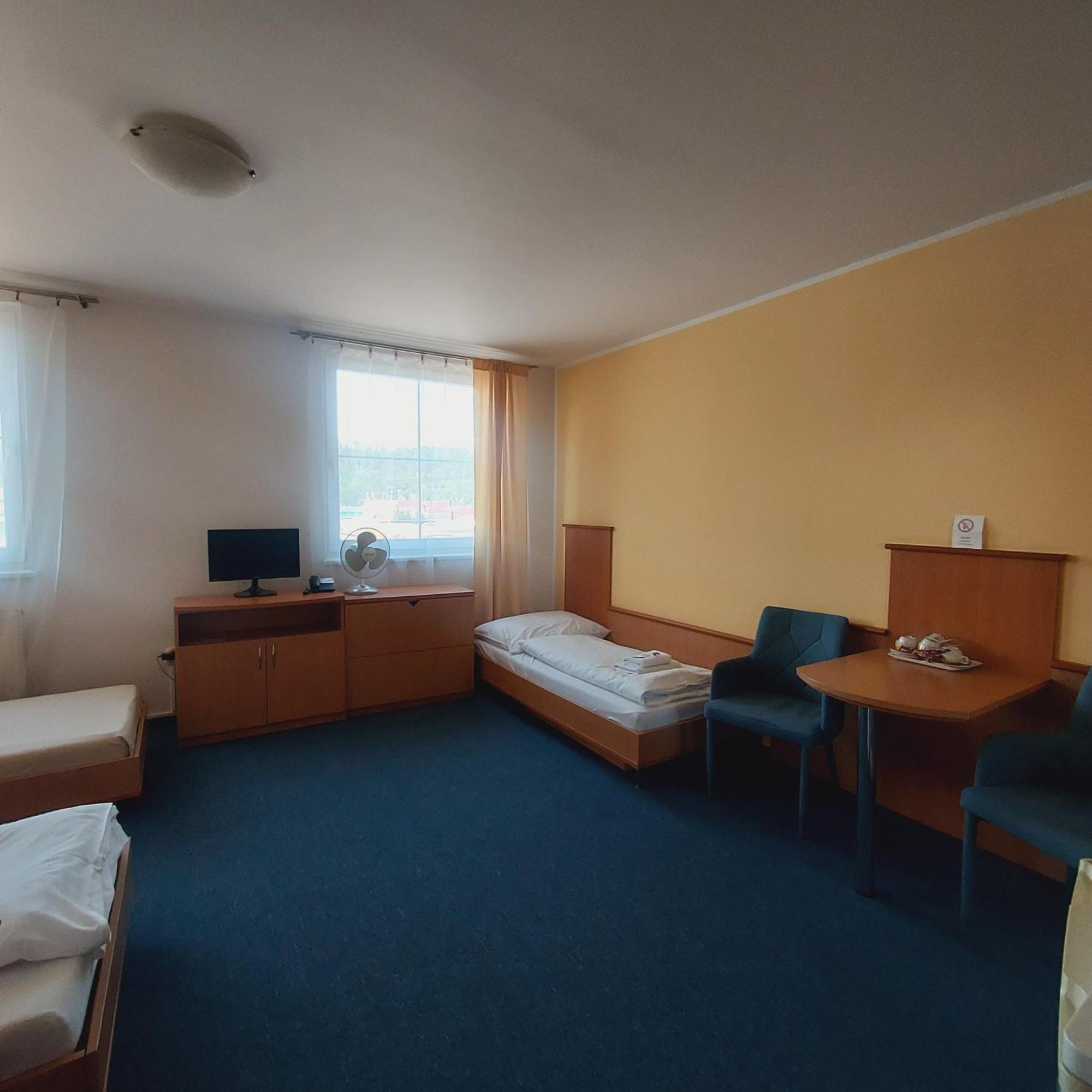 Garni G Hotel Žilina Extérieur photo